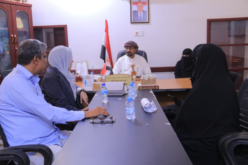 فلهوم يطّلع على خطة تنفيذ مشروع “العمارة الفريدة” لصون معالم شبام التاريخية