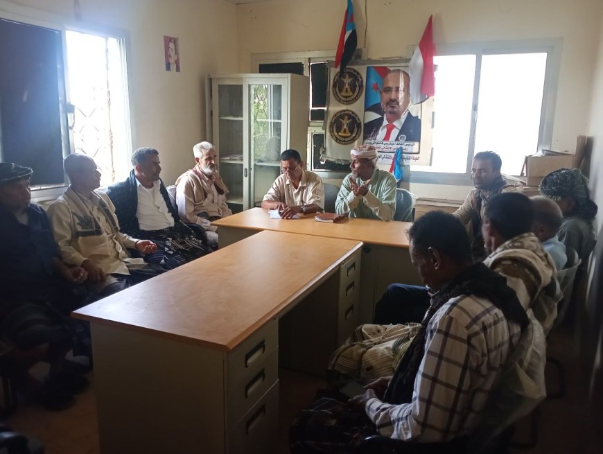 رئيس تنفيذية انتقالي زنجبار يعقد اجتماعًا برؤساء اللجان المحلية بالمديرية