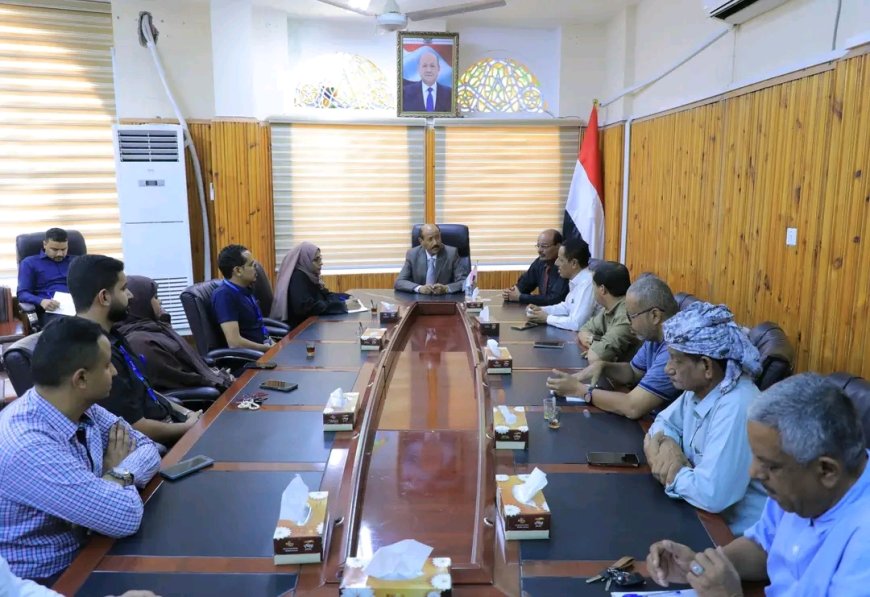 وكيل محافظة حضرموت يطّلع على أنشطة مشروع تعزيز الوعي الصحي بوادي حضرموت