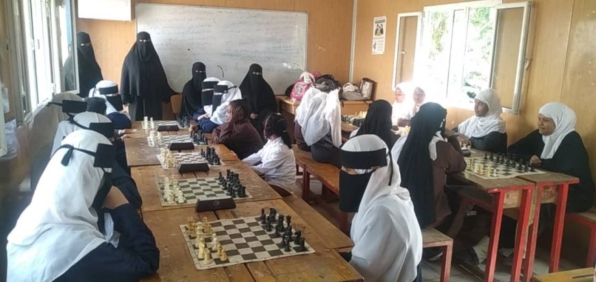 انطلاق بطولة الشطرنج الفردية لطالبات مجمع الفتح بخنفر وسط تنافس واعد