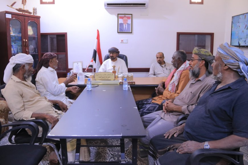 شبام.. فلهوم يناقش مع جمعية العمارة الطينية سبل ضمان تنفيذ مشروع ترميم المباني الطينية وتعزيز مشاركة الكفاءات المحلية