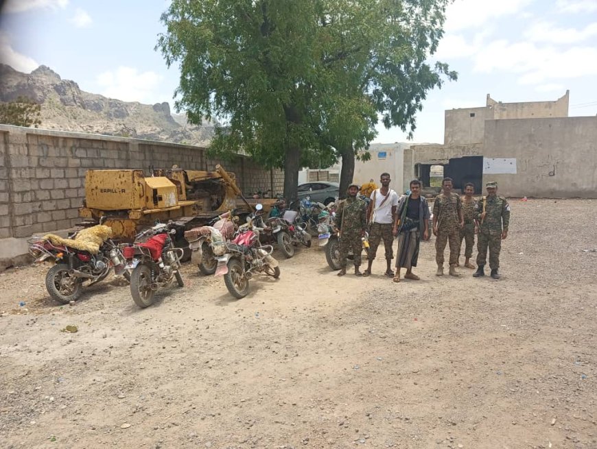 لحج.. الأحهزة الأمنية بالمسيمير تنفذ حملة واسعة لضبط الدراجات النارية المخالفة في سوق مركز المديرية
