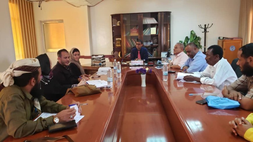مدير عام مكتب الصحة بلحج يناقش مع منظمة أطباء بلا حدود تدخلاتها في تبن وطور الباحة