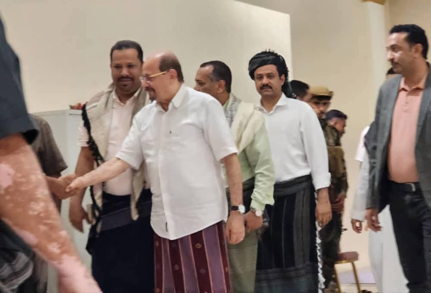 يتقدمهم دولة رئيس الوزراء الدكتور شائع الزنداني…عدن تشهد حضورًا رسميًا وشعبيًا واسعًا في اليوم الثاني لعزاء والدة العميد سامي السعيدي