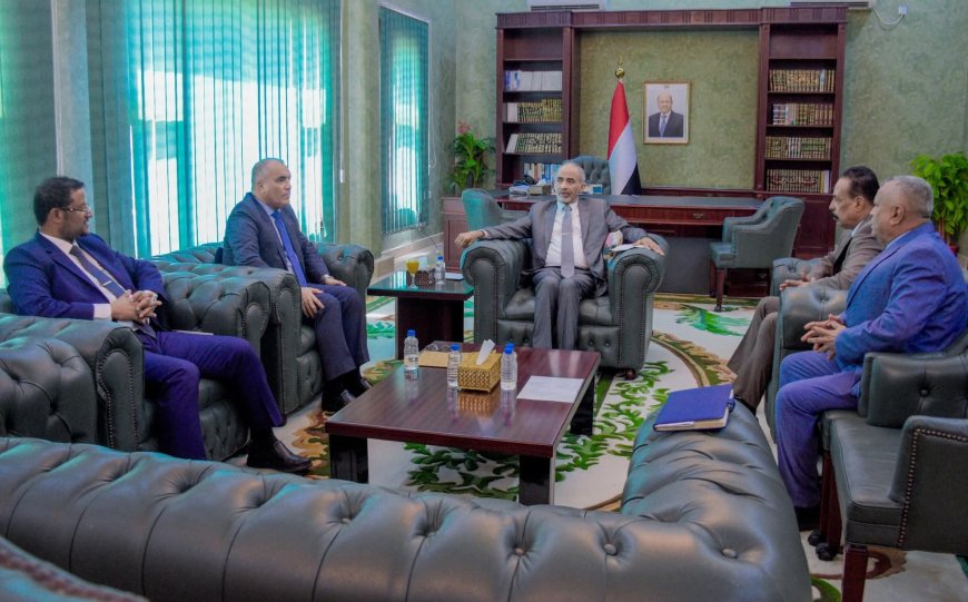 عضو مجلس القيادة الصبيحي يطلع على سير العملية التعليمية ومستوى الأعمال في مشاريع الطرقات