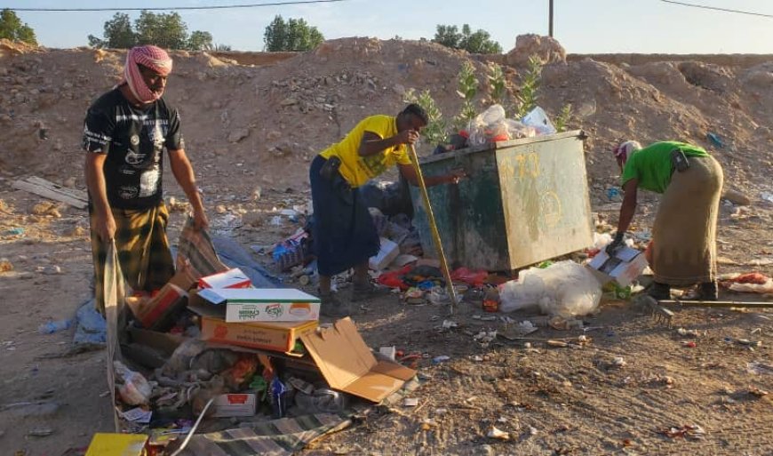 وحدة النظافة و التحسين بمديرية القطن تقوم بجمع المخلفات من شوراع و أحياء المديرية