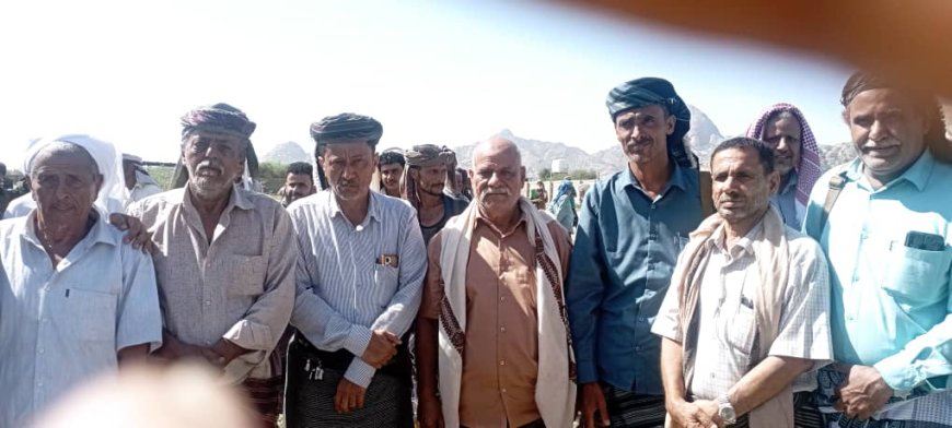 رئيس انتقالي أحور يشارك في تشييع جثمان الشهيد المناضل حسين دحه الميسري