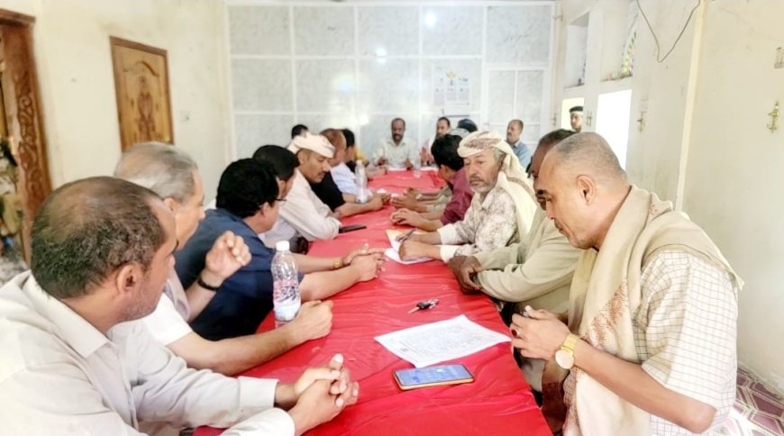 اجتماع موسع بقعطبة يقر إجراءات حازمة لمعالجة العشوائيات وتحسين الإيرادات والخدمات