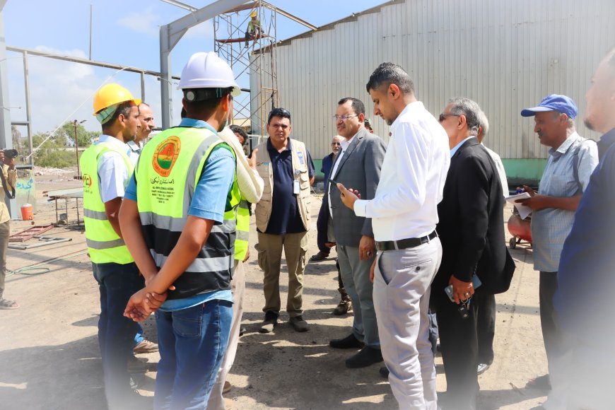 الوزير السقطري يؤكد تمكن الوزارة من إعادة تأهيل البنية التحتية للمرافق الزراعية 