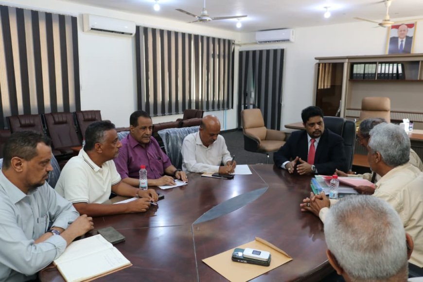 وزير التعليم الفني يناقش مستجدات مشروع كلية المجتمع في سقطرى