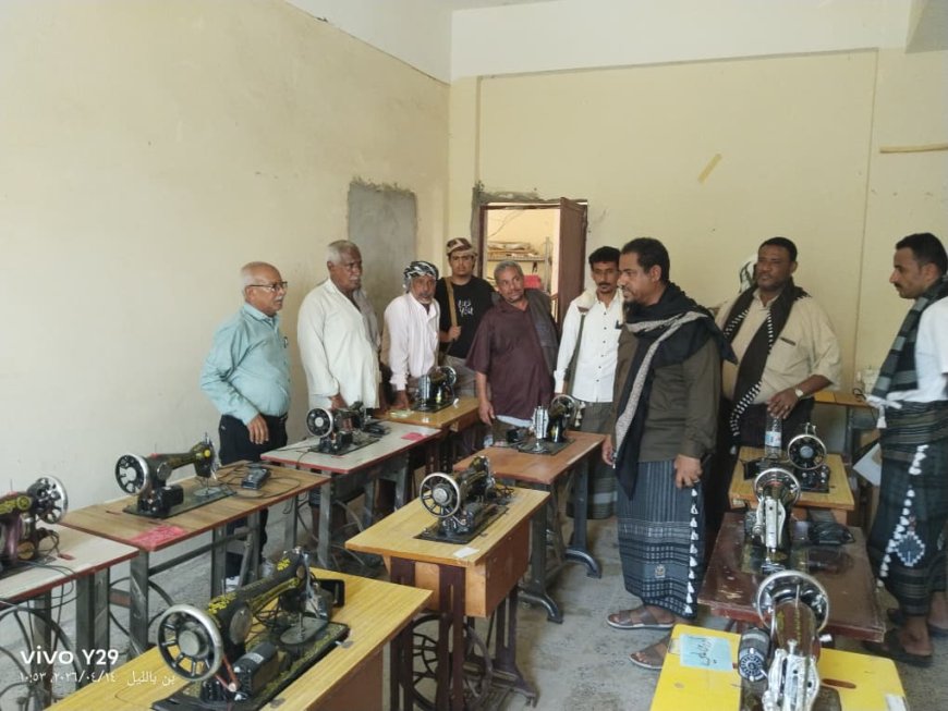 مدير عام مديرية خنفر "اليوسفي" يزور المعهد التقني في الكود