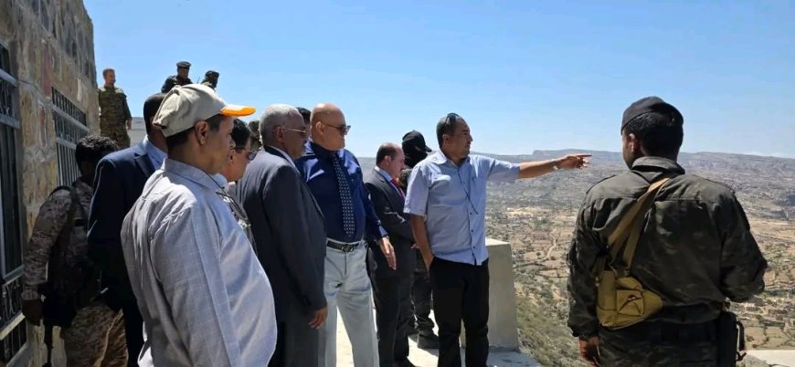 اللجنة الحكومية تطلع على أضرار السيول في محافظة تعز