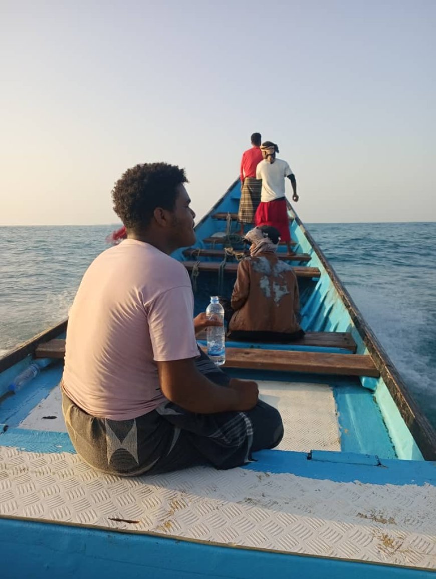 شباب البندر والمساني بأحور يمشطون البحر بحثاً عن الشقيقين المفقودين منذ أيام 