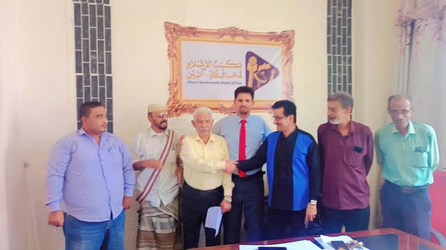 مدير إعلام أبين ينجح في حل الخلاف بين مدير الكهرباء والصحفي جمال حسين  وإنهاء القضية من النيابة