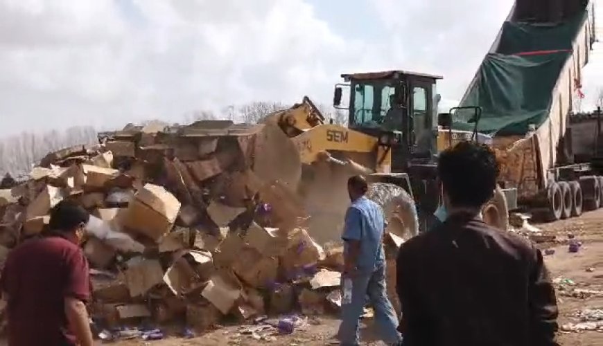 فيما تم اليوم إتلاف ( 8 ) أطنان من المواد غير الصالحة للاستهلاك..  صحة البيئة بالمنصورة يواصل ضبط كميات من المواد الغذائية منتهية الصلاحية