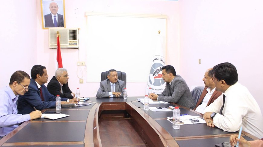 وزير التعليم العالي يناقش مع رئيس جامعة أرخبيل سقطرى خيارات استمرارية العملية التعليمية