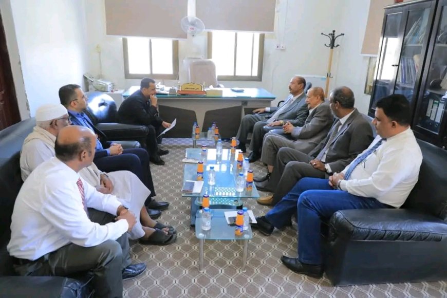 وكيل حضرموت يتفقد سير العمل بمحكمة استئناف سيئون