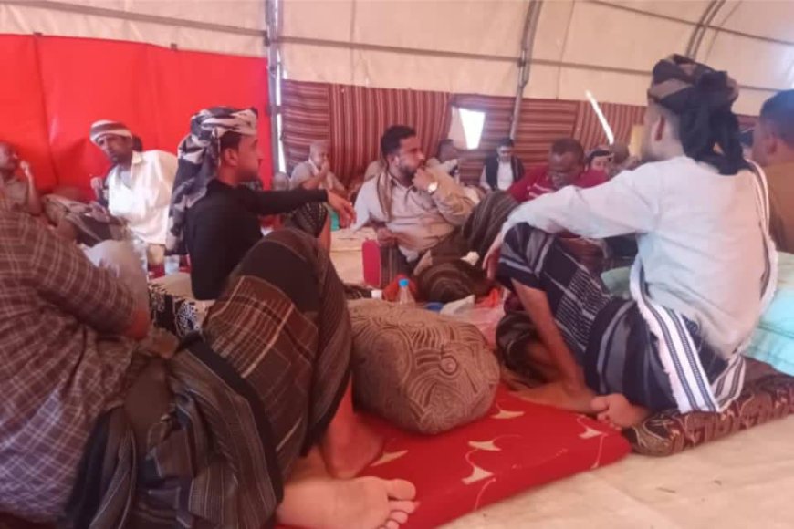 قيادة حلف أبناء الحواشب تؤدي واجب العزاء لأسرة العميد عادل عميس