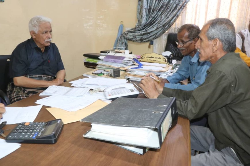 كهرباء أبين.. 6 عقود من الخدمة تحت وطأة الأزمات وخطة إنقاذ يقودها محمود مكيش