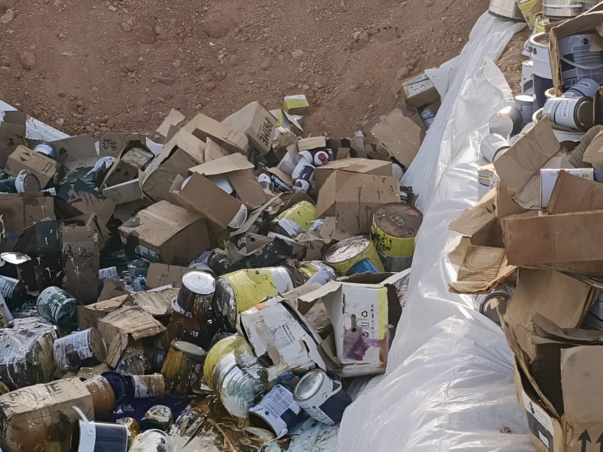 الجمارك بمنفذ الوديعة الحدودي بحضرموت تتلف كميات كبيرة من السلع المنتهية والممنوعة