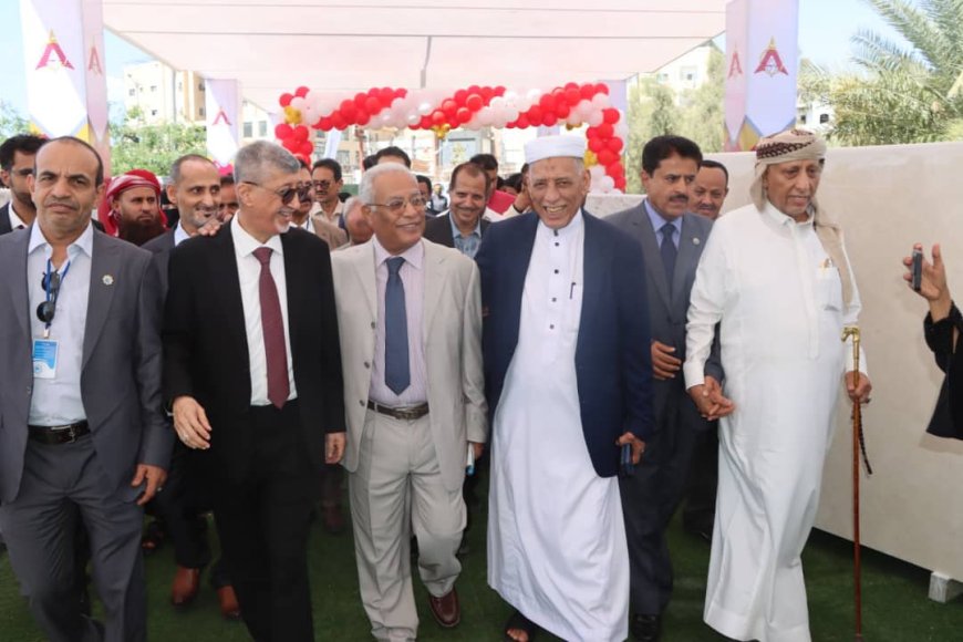 نائب وزير الأشغال يفتتح معرض عدن الثالث للإعمار والبناء 2026م